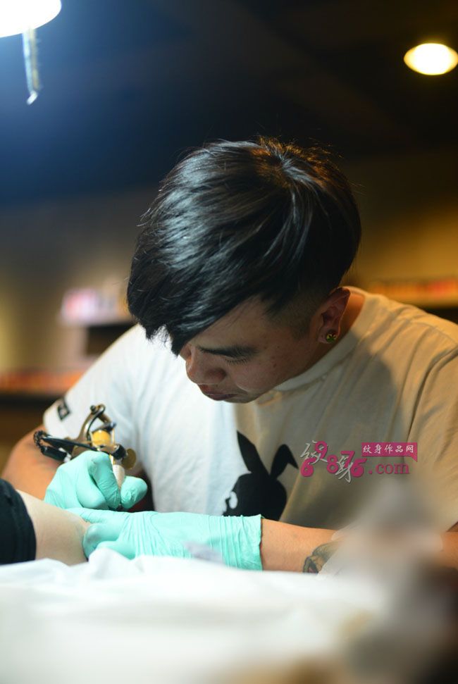 小清新皇冠脚踝纹身现场