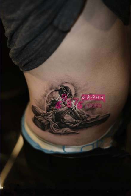 圣诞耶稣侧腰纹身图片