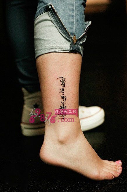 复古梵文脚踝纹身图片