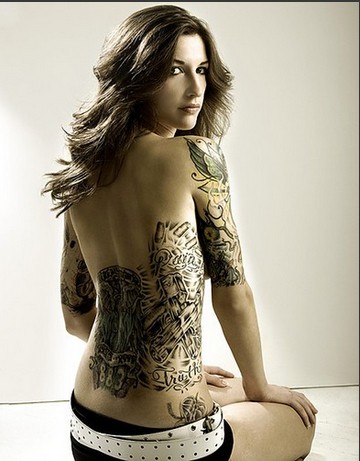 推荐一款漂亮MM黑白纹身图案