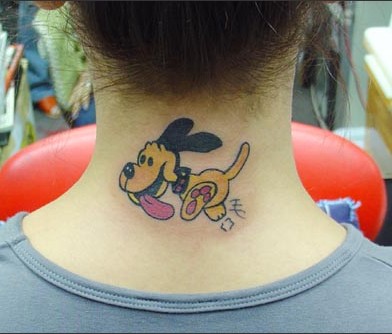 东方美女脖子卡通彩色小狗纹身图案图片