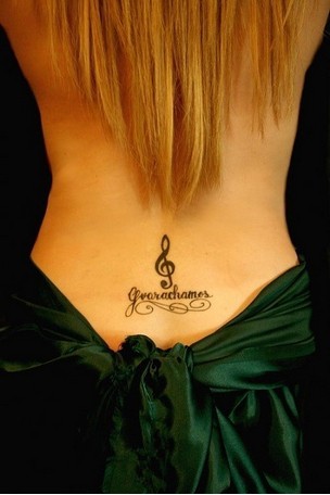 金丝猫美女脖子超优雅的音乐符纹身图图片