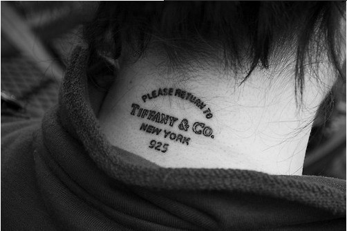 学生脖子超清新的英文纹身图案图片