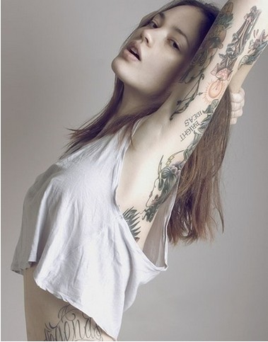 诱惑美女上半身超萌可爱个性纹身图案图片