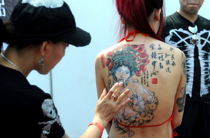 东方性感美女清凉后背戏剧花旦纹身图图片