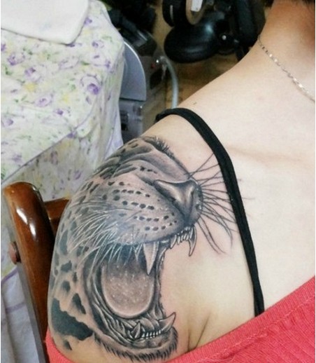 炫酷个性女生纹身图案