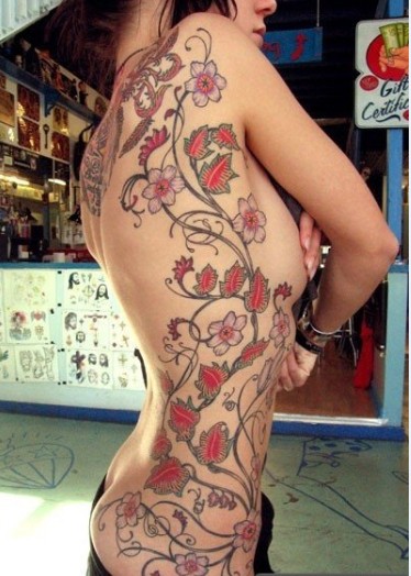 东方超性感美女女性侧身花的藤蔓纹身图片
