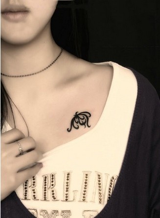 90后性感美女胸部唯美纹身图案图片