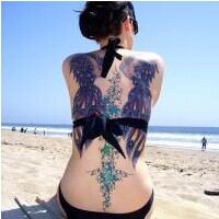 海滩美女后背个性纹身图案欣赏