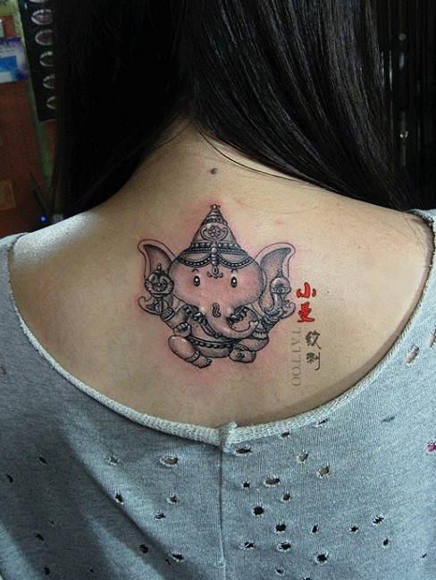 漂亮的象神纹身_颈部纹身图图片