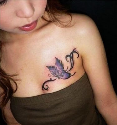 胸部蝴蝶纹身,尽显妖娆的纹身图案图片