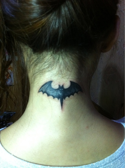 后颈蝙蝠纹身图案图片