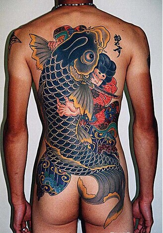 全裸男生后背超大鲤鱼纹身图案图片
