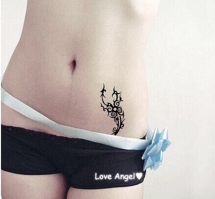 美白性感美女腰部唯美黑白天蝎座图案