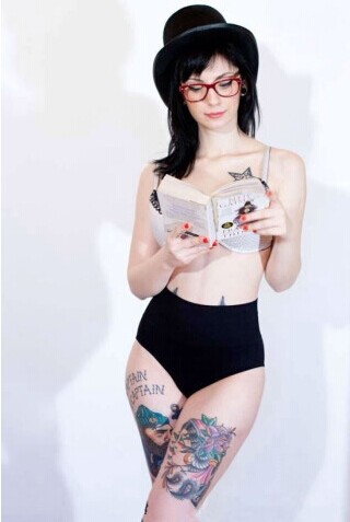 美女黑丝诱惑早已out,看看美女纹身图片