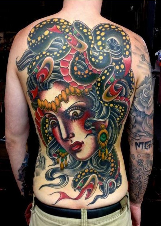 个性满背美杜沙纹身图案图片