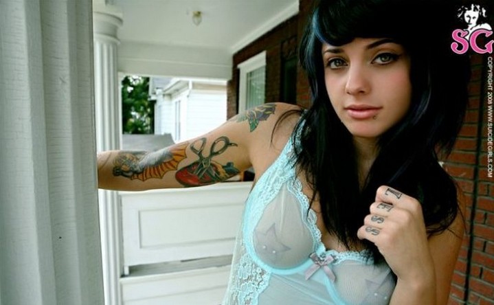 国外网上火爆的纹身辣妹图片