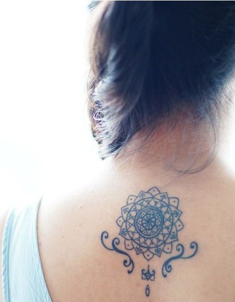 清新小梵花颈部纹身图案图片图片