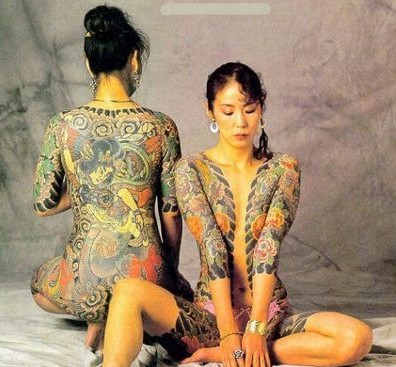 日系风格女性全胛纹身展示