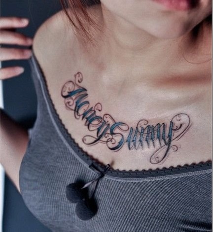 胸前性感英文文身图片