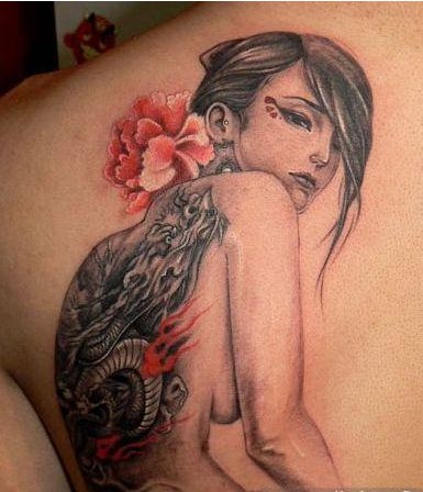 背部小白插画的美女纹身图片