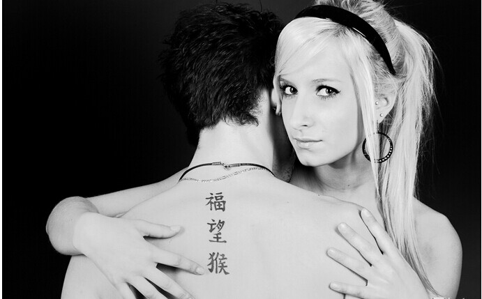 男生后背正楷文字福望猴纹身图案图片