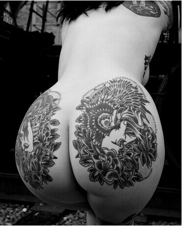 性感美女屁股性感唯美黑白花藤纹身