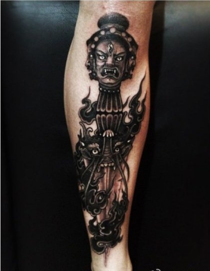 腿部经典很帅的金刚杵纹身图案图片