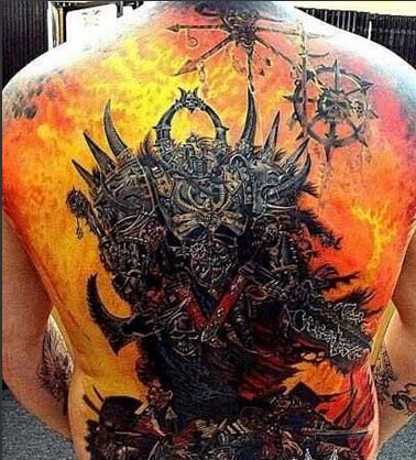 后背大幅经典个性的钢铁侠大战纹身图