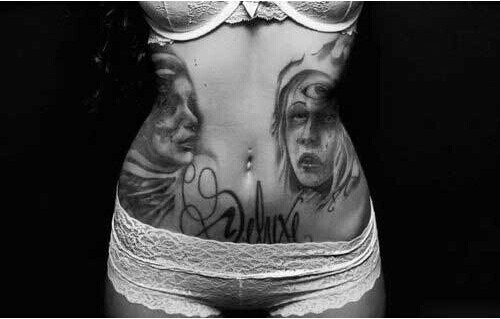 女生腰部漂亮个性肖像纹身图