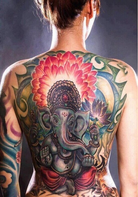 超酷满背彩色象神纹身图案图片