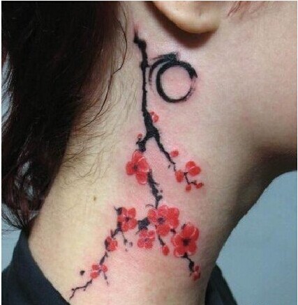 女生脖子性感唯美的梅花清新纹身图图片