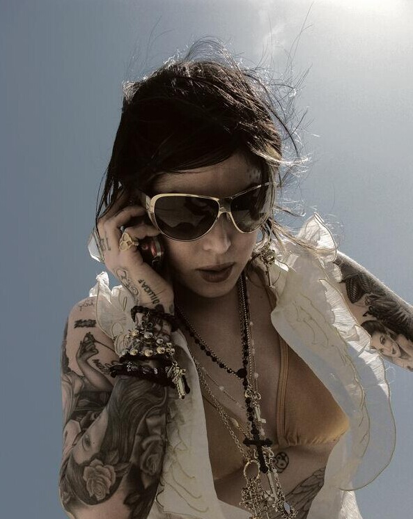 个性美女双臂肖像纹身图案缩略频道推荐图