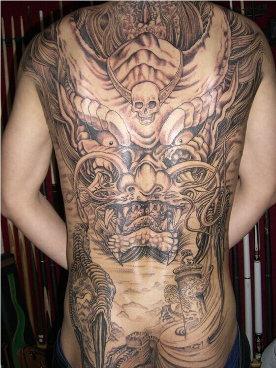 男生后背大幅霸气经典是龙头纹身图案图片