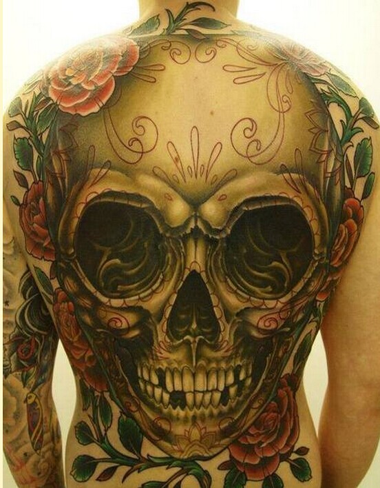 恐怖满背彩色骷髅纹身图案图片