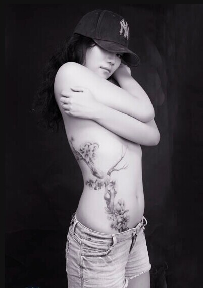 性感美女时尚腰部桃花树纹身图案推荐缩略频道推荐图