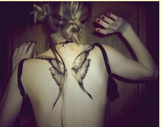 时尚性感女性背部翅膀纹身图案图片