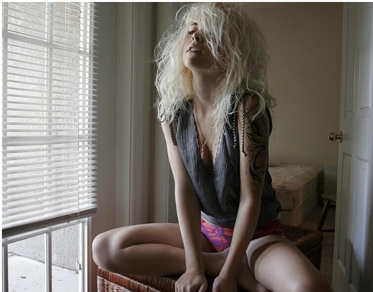 国外美女性感手臂纹身图片