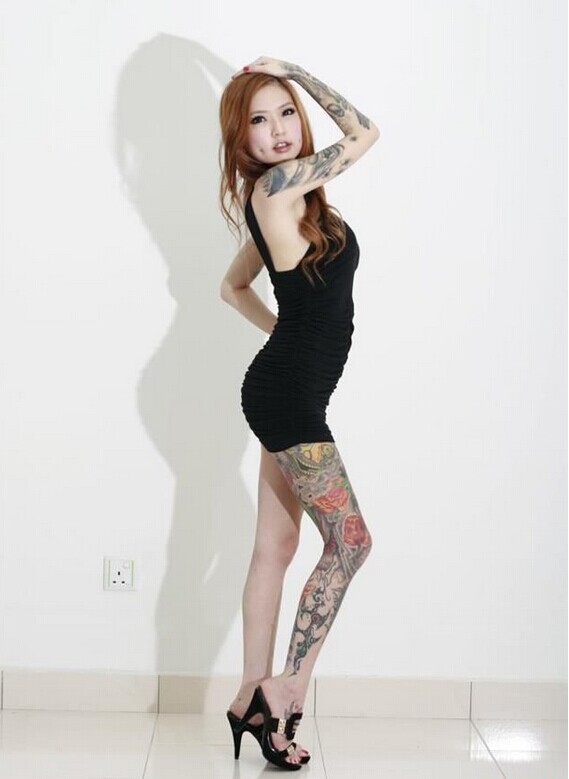 性感火辣美女个性纹身图案