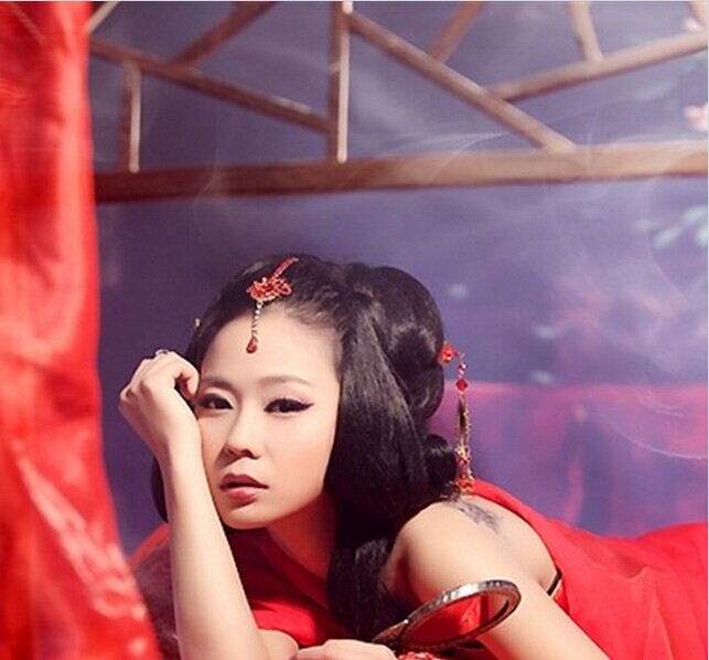 性感古典美女肩部纹身图案图片