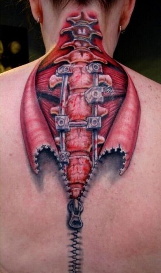 时尚背部个性撕皮纹身图案欣赏图片