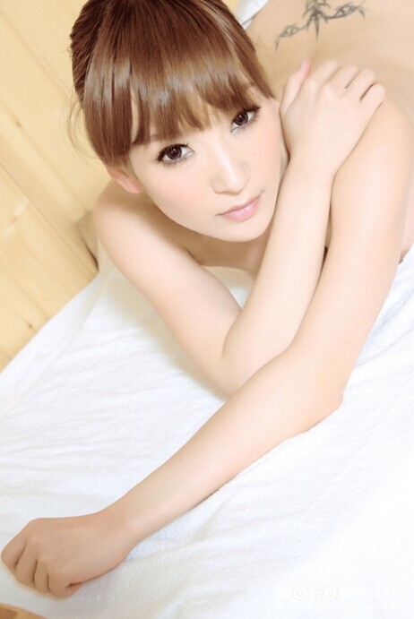 漂亮经典美女性感后腰部纹身图片图片