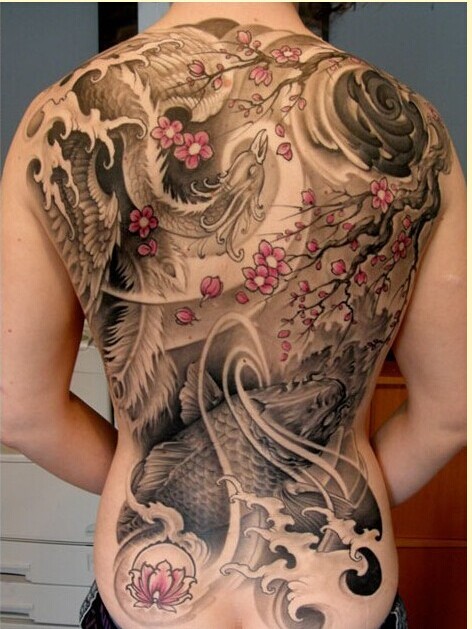 时尚后背经典漂亮凤凰樱花纹身图案图片