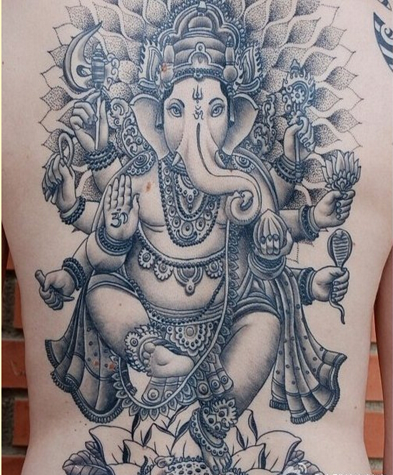 个性时尚满背经典象神纹身图案图片
