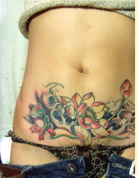 个性美女私密处绚丽的莲花纹身图片