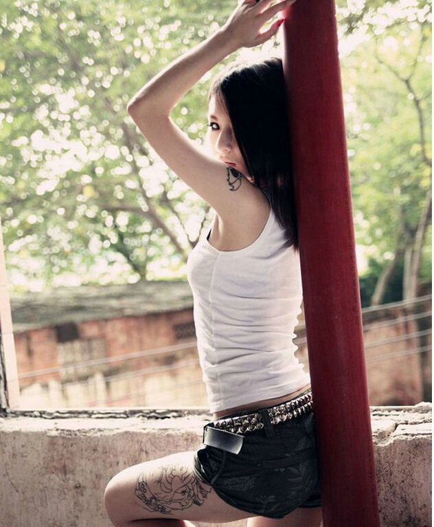 个性时尚美女经典纹身图片