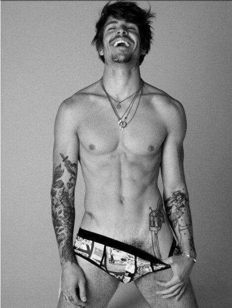 欧美个性霸气男生纹身图案