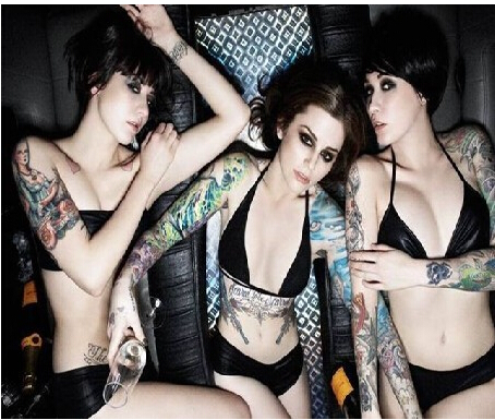 比基尼性感漂亮妹妹个性时尚花臂纹身图片