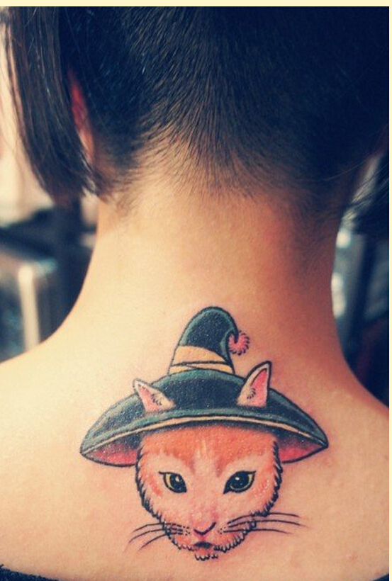 时尚女性脖子好看的猫咪纹身图案图片