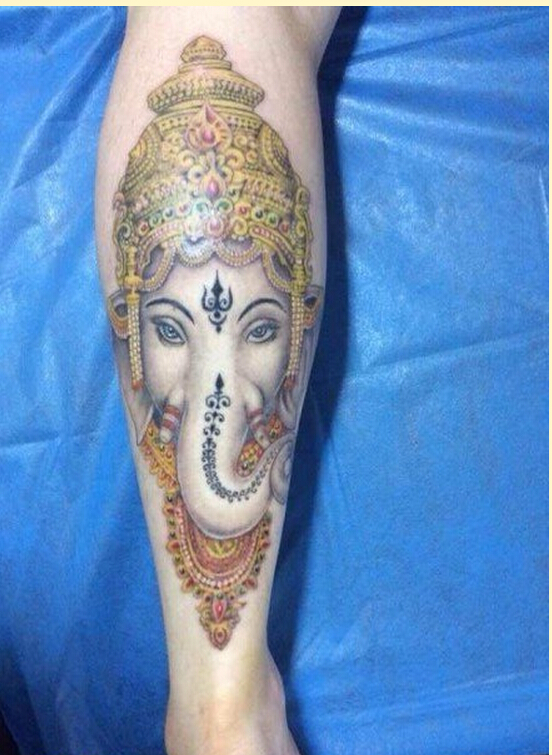 个性时尚腿部彩色象神纹身图案图片